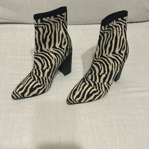 Mia Martin Pointed Toe Heeled Ankle Knit Boots